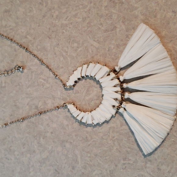 White as Snow necklace - Picture 1 of 3